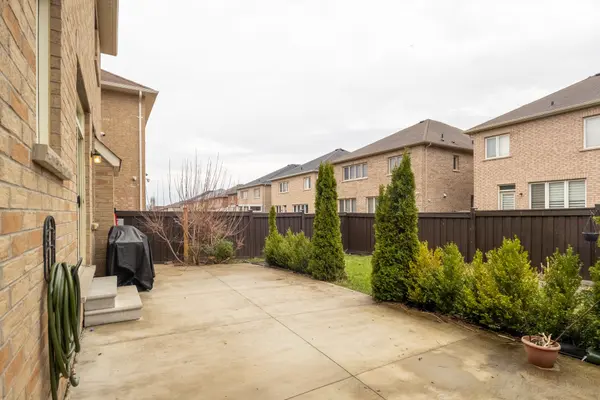 34 Newhouse BLVD, Caledon, ON L7C 4A1