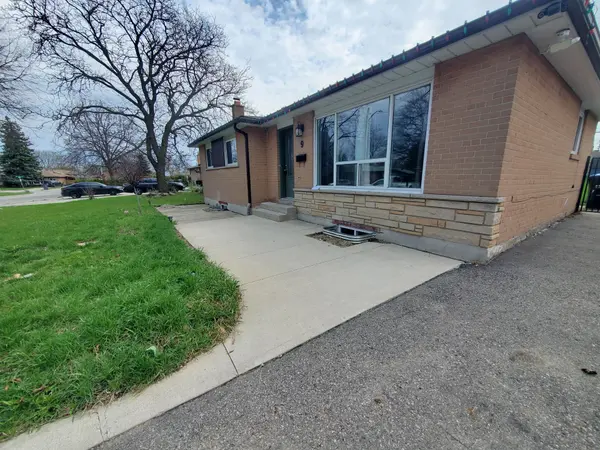 9 Belmont DR, Brampton, ON L6T 2K4