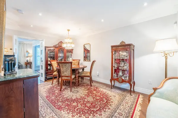 2158 Birchleaf LN, Burlington, ON L7L 6G8