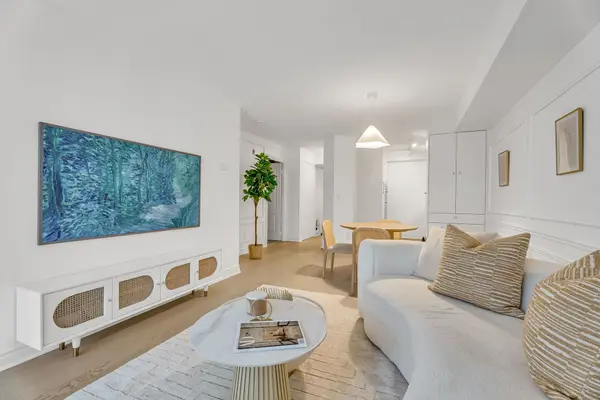 1 Ripley AVE #302, Toronto W01, ON M6S 4Z6