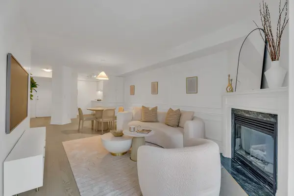 1 Ripley AVE #302, Toronto W01, ON M6S 4Z6