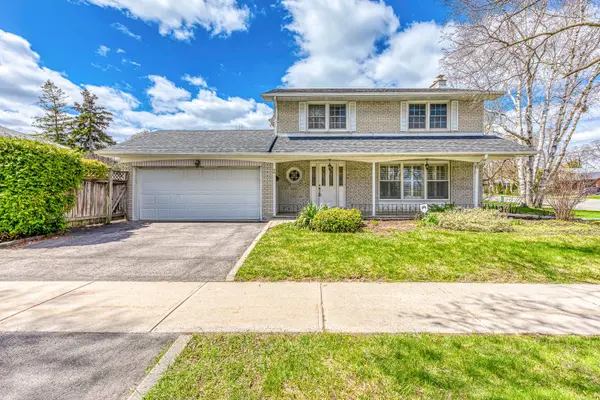 2 Hartsdale DR, Toronto W09, ON M9R 2S2