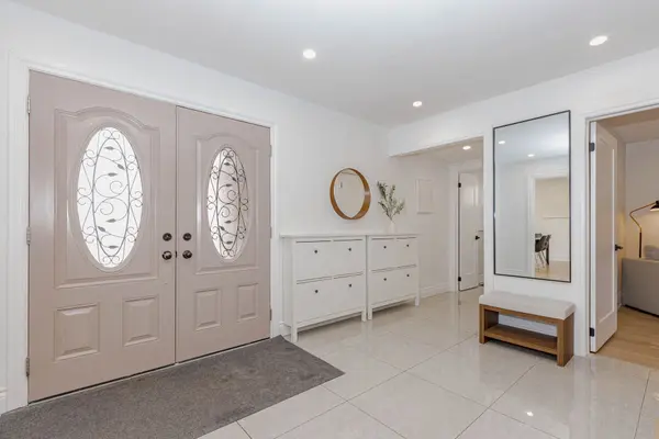 68 Leander ST, Brampton, ON L6S 3M7