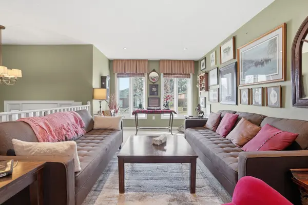 9 Pace AVE, Brantford, ON N3S 7V4