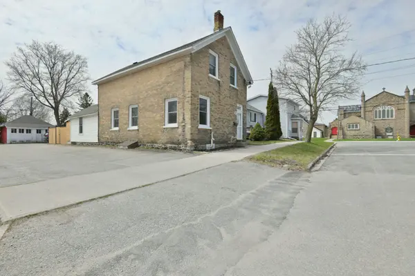 51 Main ST W, Smiths Falls, ON K7A 1M7