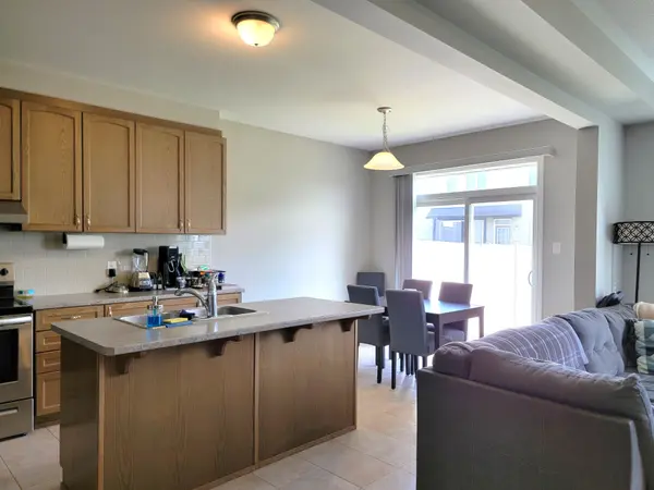 214 CRANESBILL RD, Kanata, ON K2V 0N5