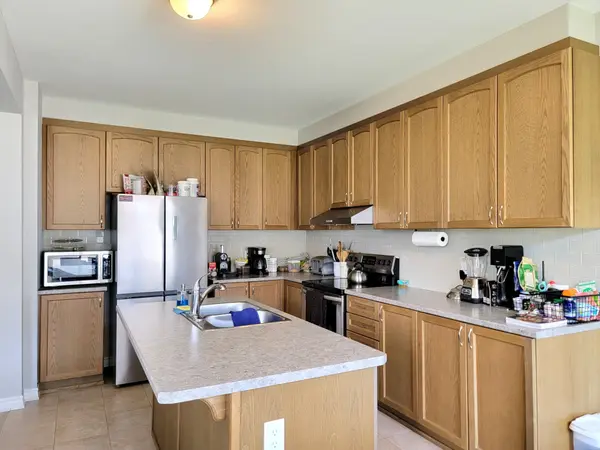 214 CRANESBILL RD, Kanata, ON K2V 0N5