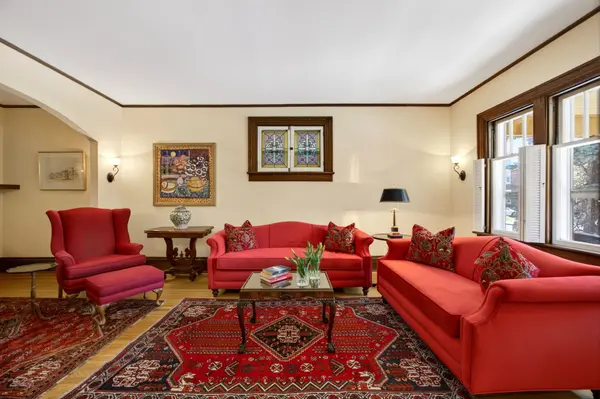 23 Woodlawn AVE, Glebe - Ottawa East And Area, ON K1S 2S8