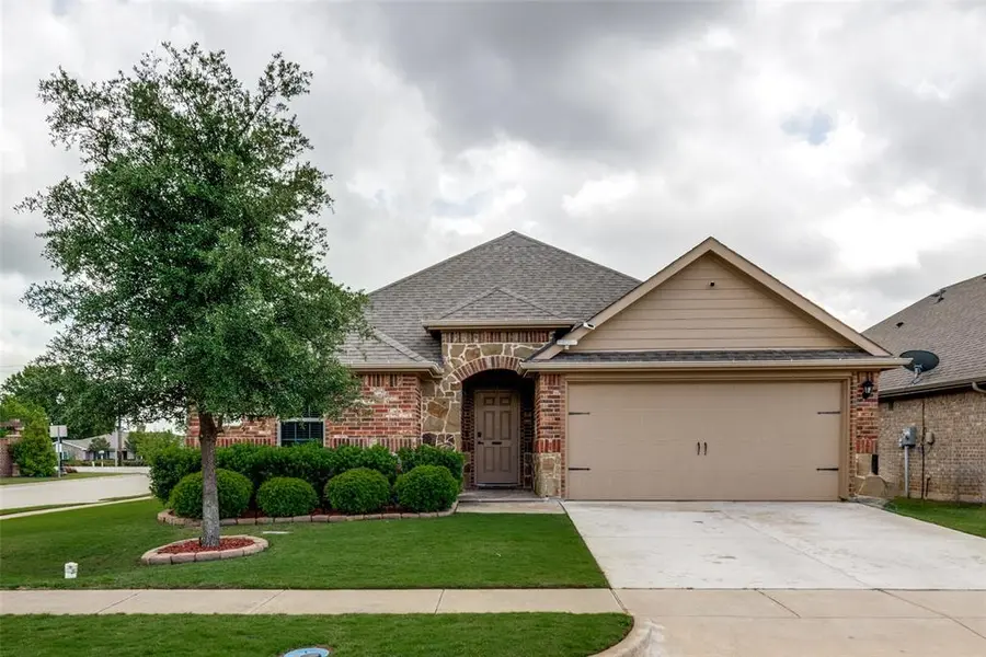 1060 Sadie Street, Forney, TX 75126