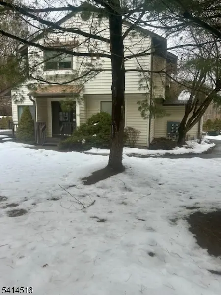 26 Cardinal Ln #26, Hampton Twp., NJ 07860