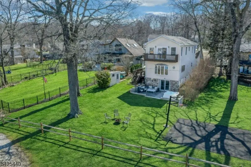 32 Mcnabb Rd, Jefferson Twp., NJ 07849