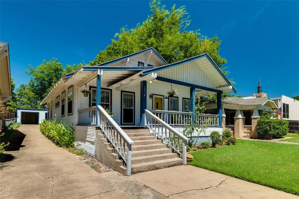 1716 Thomas Place, Fort Worth, TX 76107