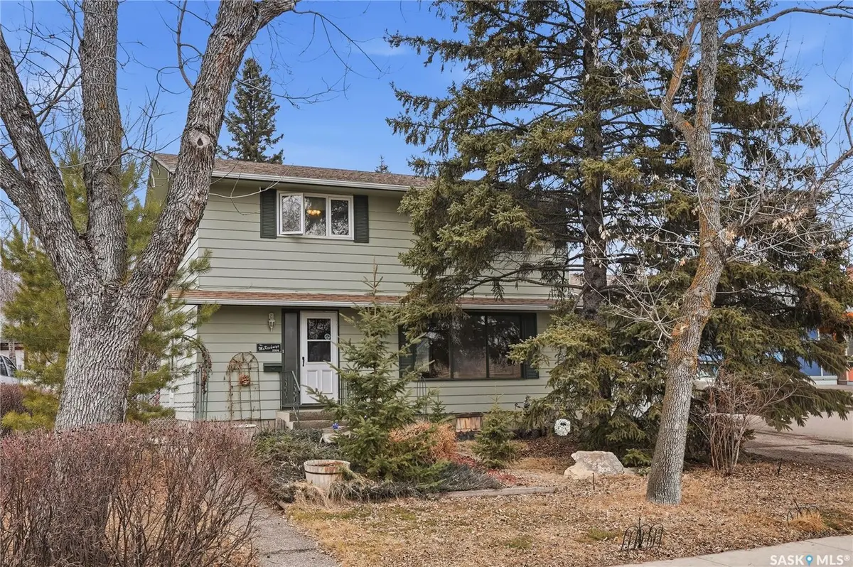 2338 Easthill, Saskatoon, SK S7J 3E5