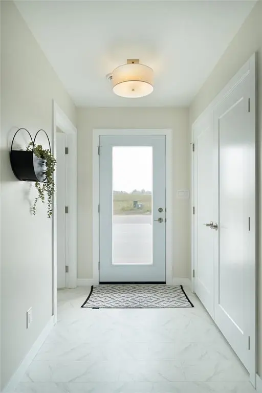 211 Kingshead RD, Niverville, MB R0A 0A1