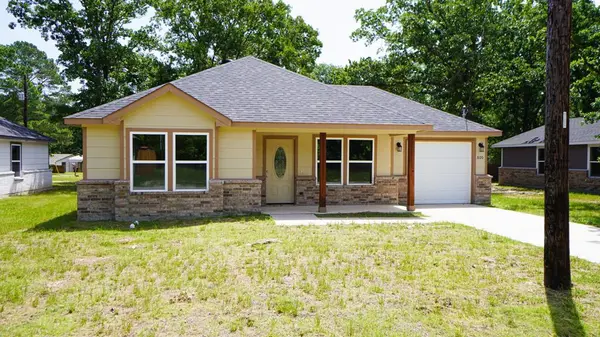 800 Hemlock Drive, West Tawakoni, TX 75474