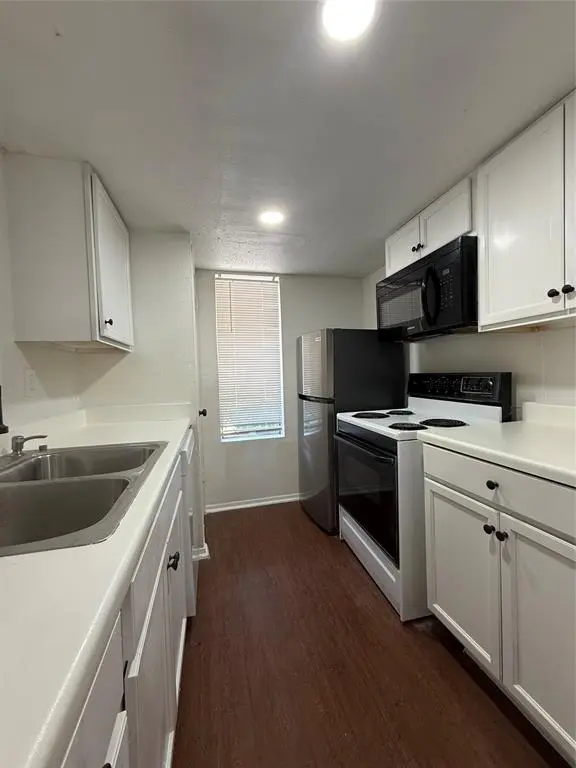 7431 Holly Hill Drive #110, Dallas, TX 75231