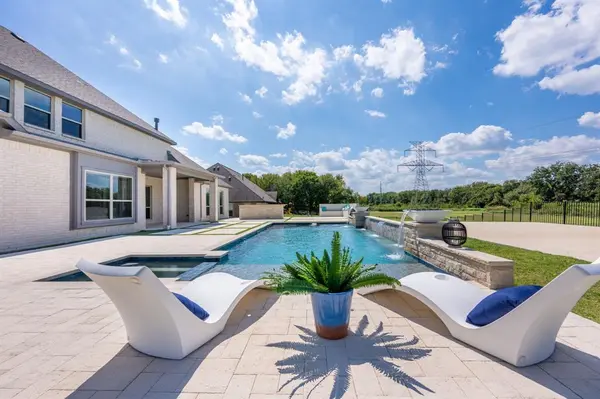 168 Falcon Point Drive, Heath, TX 75032