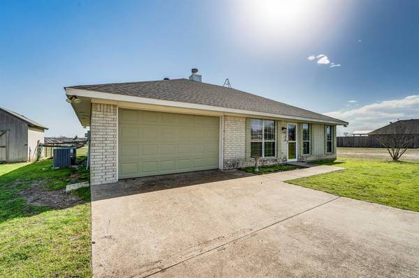 2740 Lexie Lane, Waxahachie, TX 75167