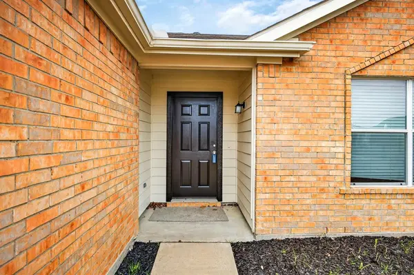 1603 Wavecrest Drive, Glenn Heights, TX 75154