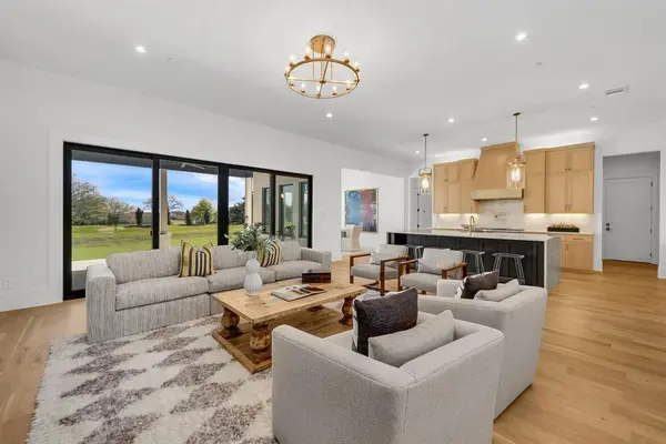 940 Healey Drive, Fairview, TX 75069