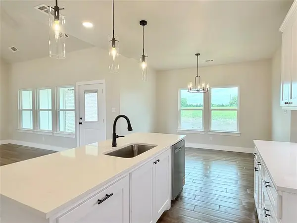 1013 Sabrina Court, Weatherford, TX 76085