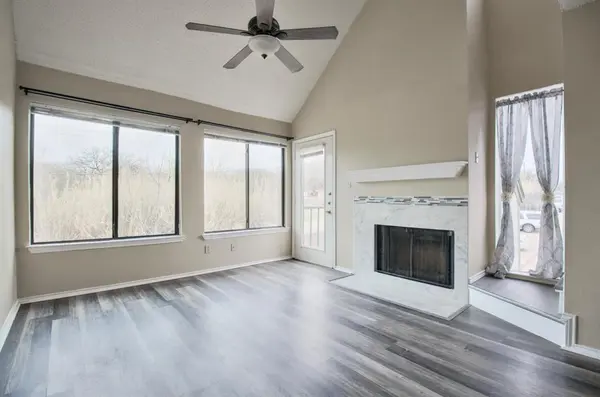 2301 Basil Drive #F211, Arlington, TX 76006