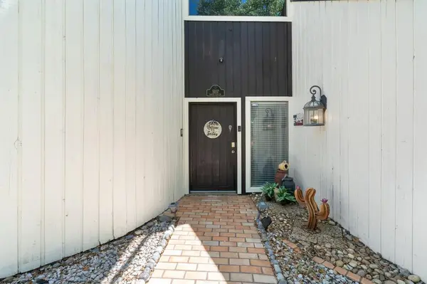 5107 Racquet Club Drive, Arlington, TX 76017