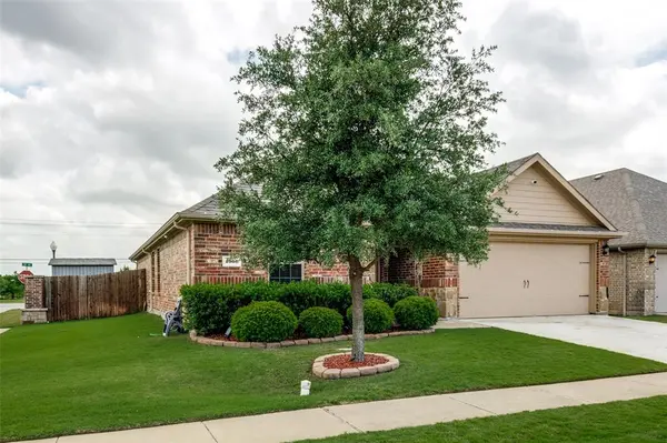 1060 Sadie Street, Forney, TX 75126