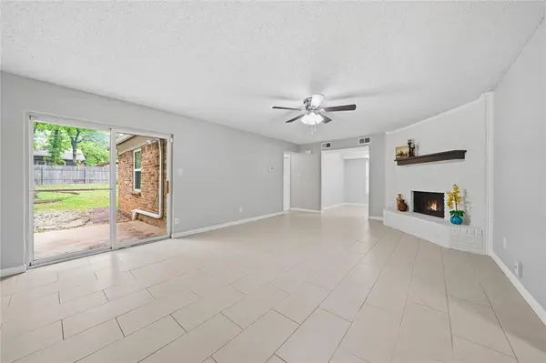 4723 Crest Drive, Arlington, TX 76017