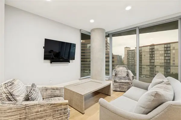 3130 N Harwood Street #905, Dallas, TX 75201