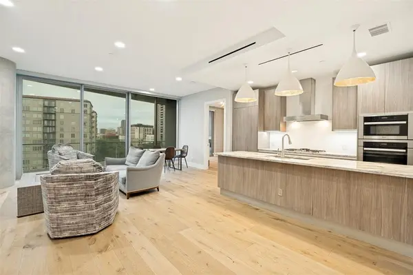 3130 N Harwood Street #905, Dallas, TX 75201