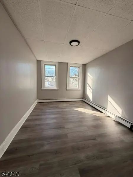 134 E Jersey St #3, Elizabeth City, NJ 07206