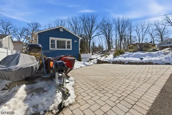 25 Bucknell Way, Hopatcong Boro, NJ 07843