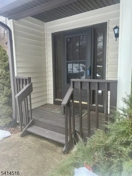 26 Cardinal Ln #26, Hampton Twp., NJ 07860