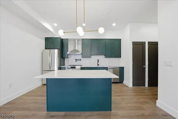 21 Lincoln Park #302, Newark City, NJ 07102