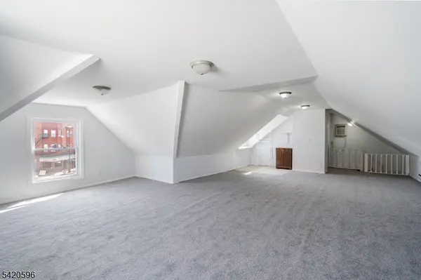 904 2Nd Ave #2, Elizabeth City, NJ 07201