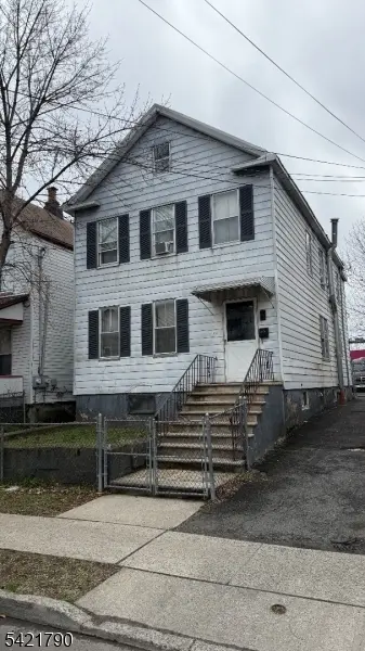 614 S Park St, Elizabeth City, NJ 07206