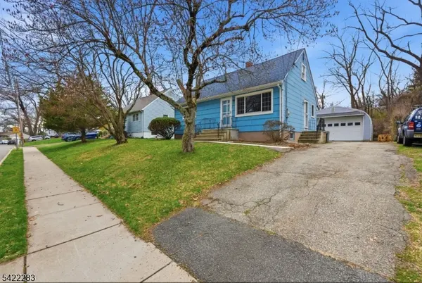 52 Red Twig Trl, Bloomingdale Boro, NJ 07403