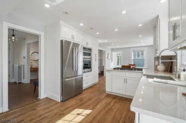 16 Fairview Ave, Summit City, NJ 07901