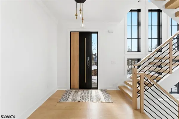 125 Tudor Oval, Westfield Town, NJ 07090