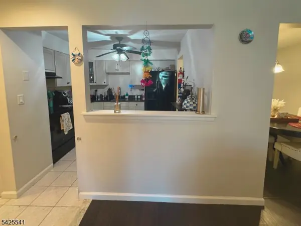 806 Eves Dr #2H, Hillsborough Twp., NJ 08844