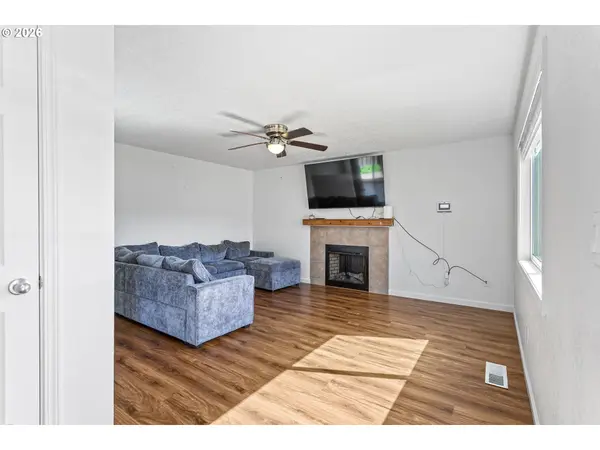 2211 23RD AVE, Forest Grove, OR 97116