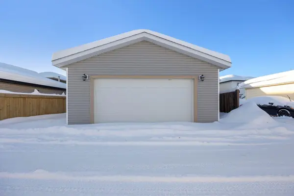 140 Lynx CRES, Fort Mcmurray, AB T9H 4W9