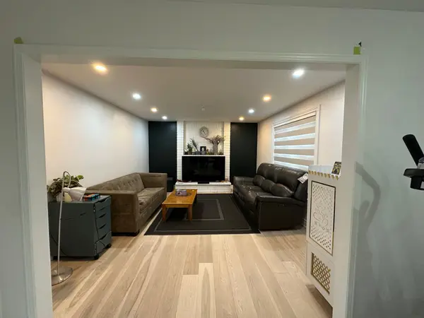 20 Harold ST, Whitby, ON L1N 8Z7