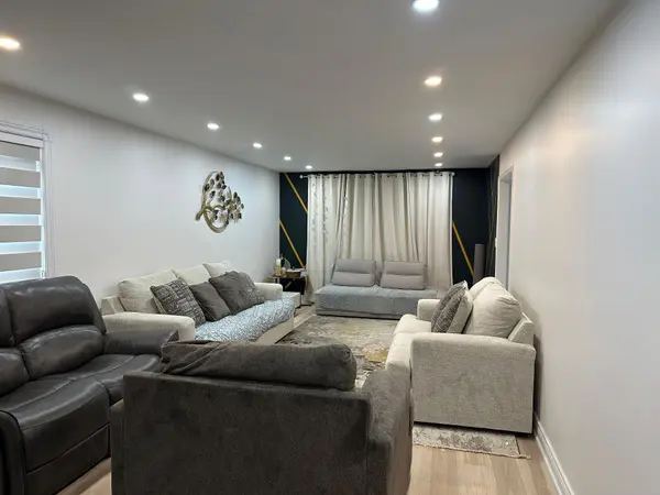 20 Harold ST, Whitby, ON L1N 8Z7