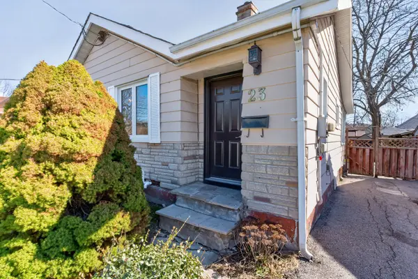 23 Patricia AVE, Oshawa, ON L1H 5W1