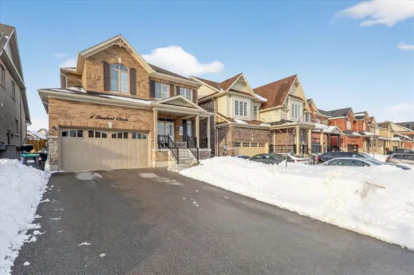 4 Sanford CIR, Springwater, ON L9X 2A8