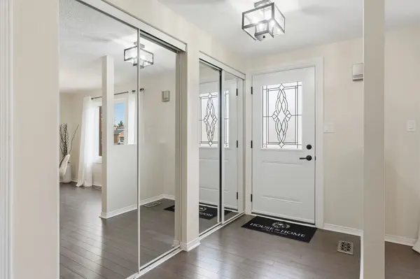 130 Athabaska RD, Barrie, ON L4N 8E5