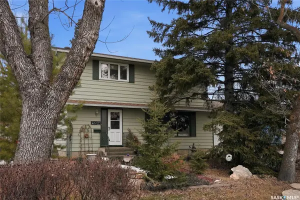 2338 Easthill, Saskatoon, SK S7J 3E5