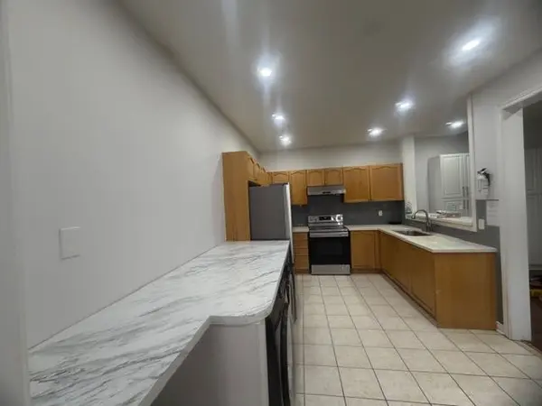 110 Pantomine BLVD #Main, Brampton, ON L6Y 5P1